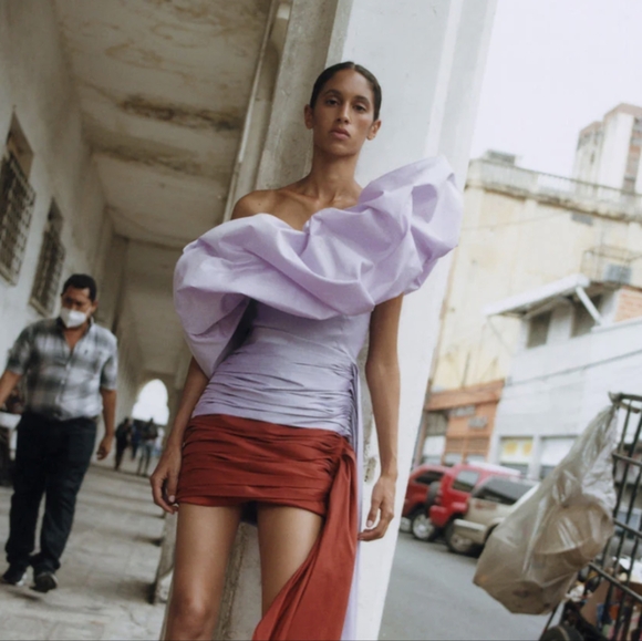 Efrain Mogollon Abolengo Top (NWT) - Picture 3 of 11